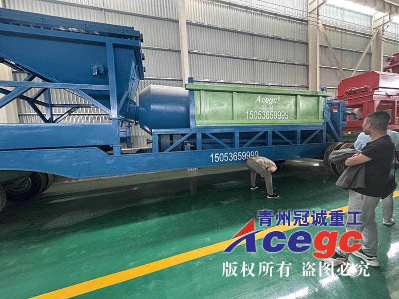 新疆客戶實(shí)地考察滾筒篩洗砂機(jī)